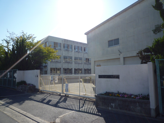 シャルムメゾン高橋 小学校：堺市立東深井小学校　876m