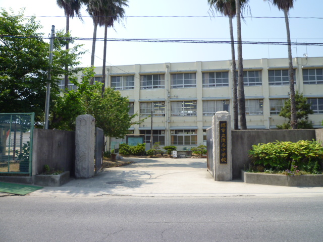 ヴィラ三国ヶ丘　Ⅰ 中学校：陵南中学校　1889m
